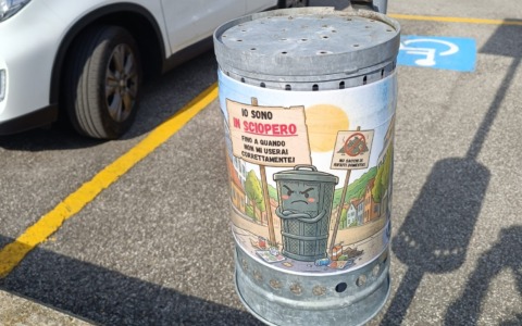 Cestini capovolti a Bulgarograsso contro gli incivili