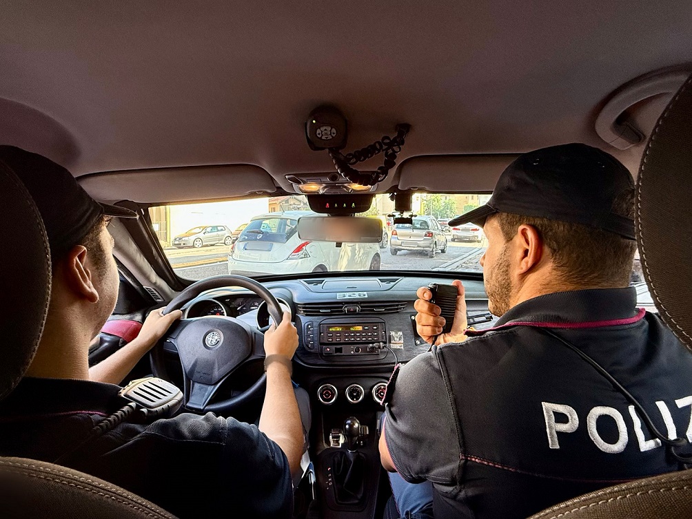 Denunciato un uomo per aver aggredito una donna per un debito di 20 euro