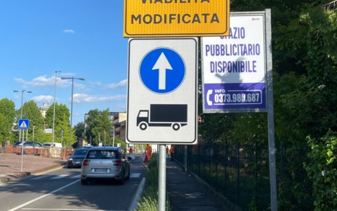 Incidenti frequenti, cambia la viabilità della rotonda a Olgiate Comasco