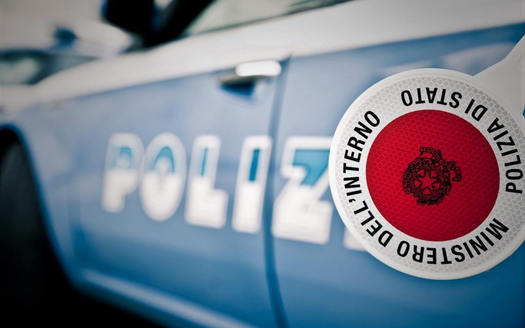 Denunciato un 49enne per minacce al personale sanitario e aggressione alla polizia