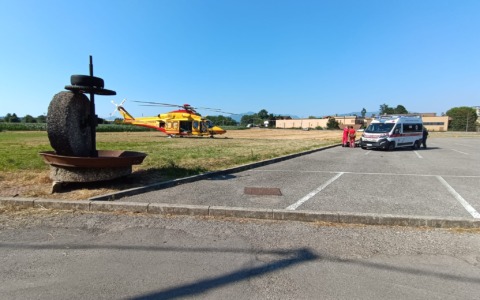 Due uomini in gravi condizioni dopo una caduta dalla moto