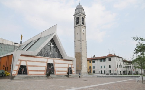 Il “Guardaroba” della Caritas chiude per ferie