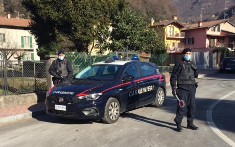 Quattro uomini denunciati per possesso di strumenti da scasso a Solbiate con Cagno